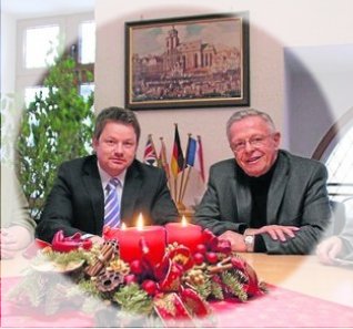 Bildmitte mit Bürgermeister