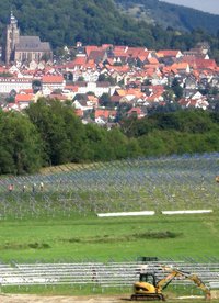 Hektischer Solarparkbau