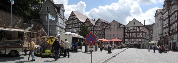 Markt ohne parkende Autos