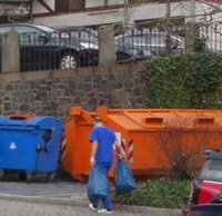 MÃ¼llentsorgung Ã¼ber der StraÃŸe